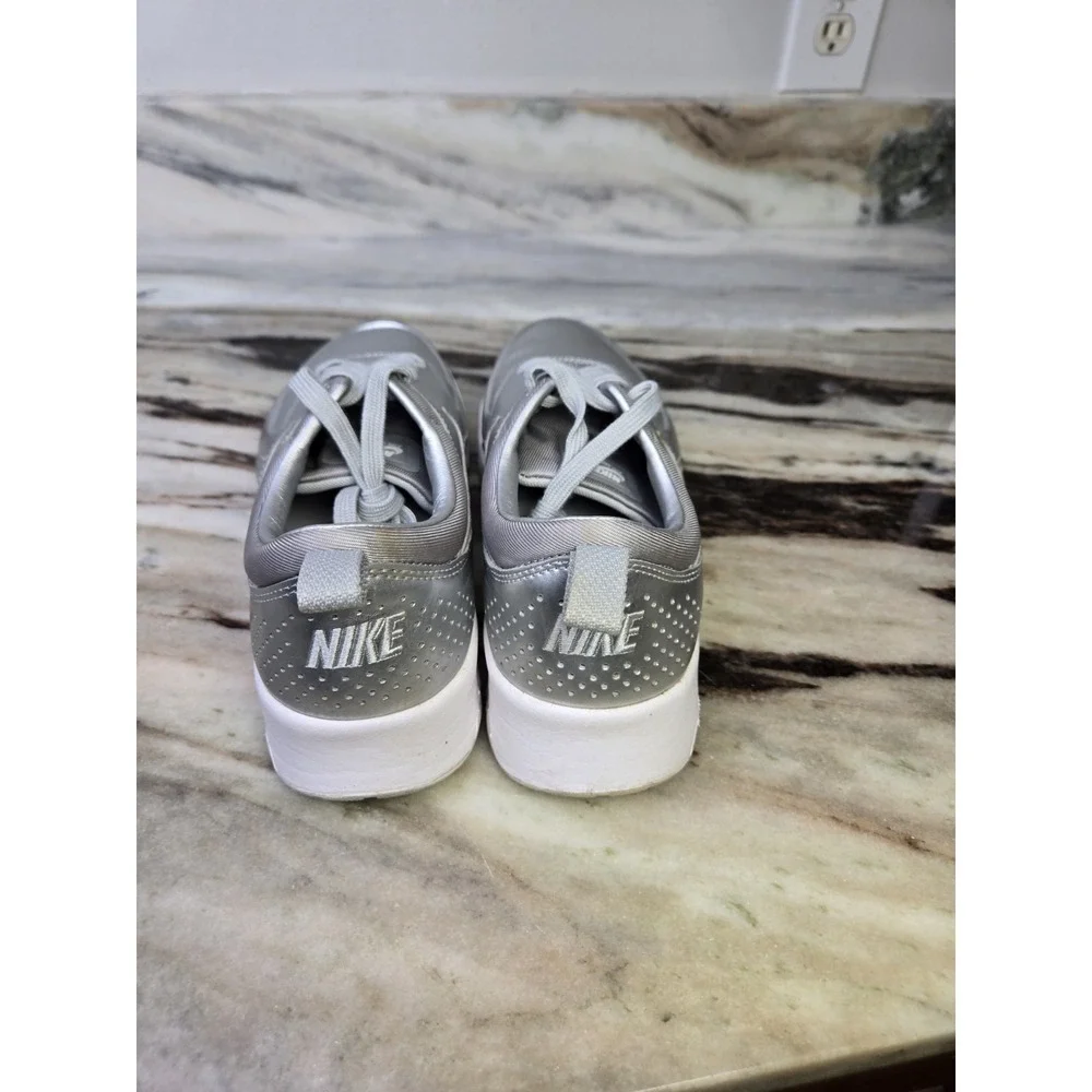 Nike Air Max Thea Silver Metalic Sneaker Shoe  819640-001 70s‎ retro futuristic
